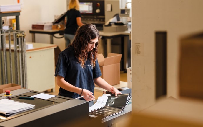 Alle Produktionen werden bei GB-Druck durch einen weiteren Mitarbeiter kontrolliert und verpackt