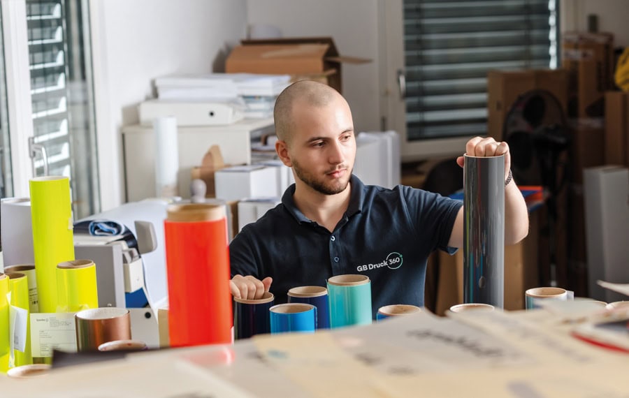Blachen Folienschneiden Beschriftungen aller Art bei GB Druck
