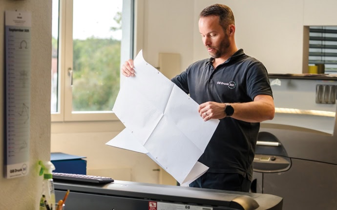 Grossformatige Pläne oder Dokumente digitalisieren
